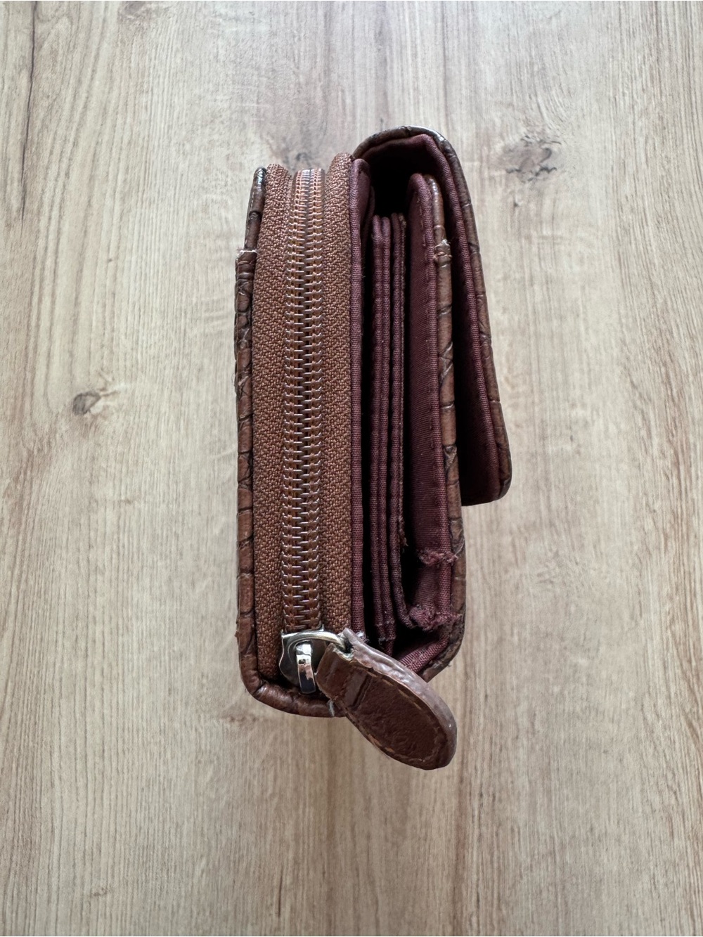 Croc-Embossed Brown Women's Wallet - Picture 11 of 13